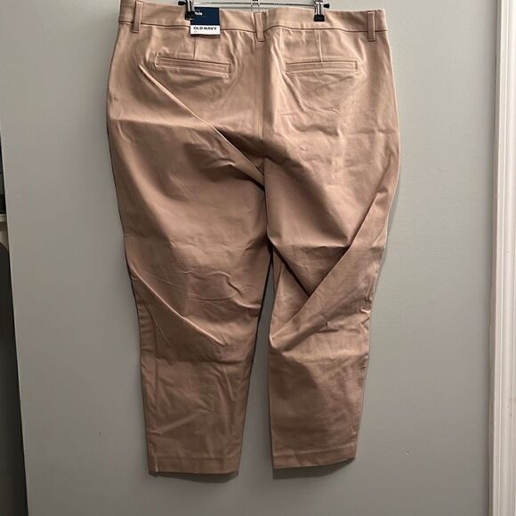 Old Navy Women's High Rise Pixie Never Fade Secret Slim Pockets Nude Size 22 - Picture 4 of 7